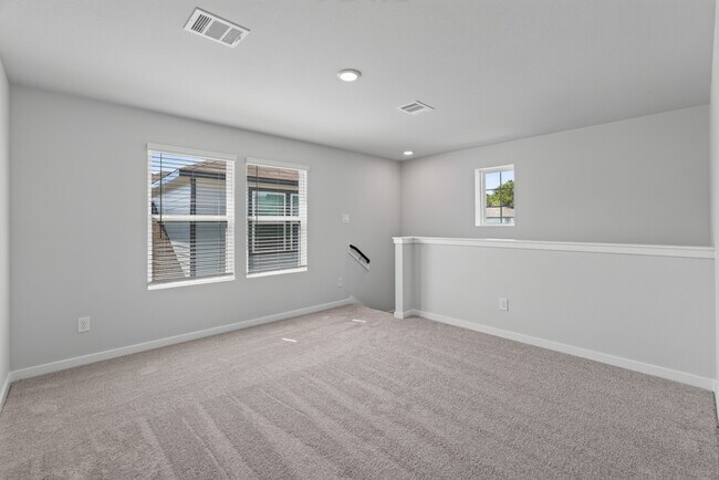 Building Photo - 7762 Bergamot Cir