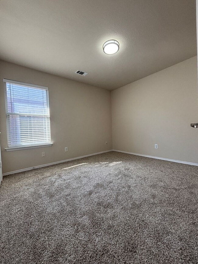 Building Photo - 4/2/2 EMISD