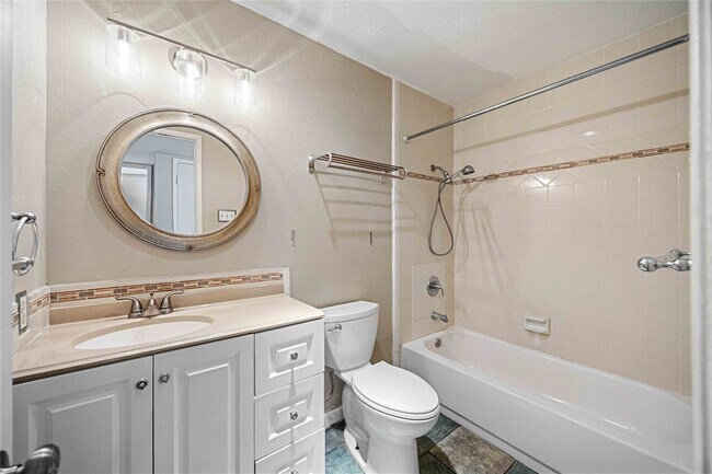 Building Photo - 14515 Merry Meadow Dr