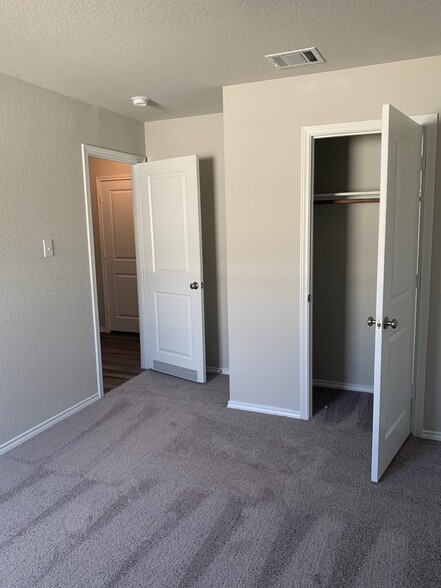 Bedroom 3 Closet - 5943 Autumn Palms