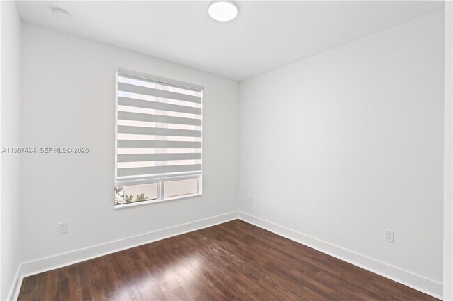 Building Photo - 6432 NW 104th Ct