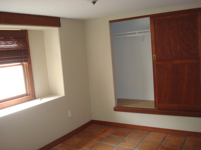 Building Photo - 331