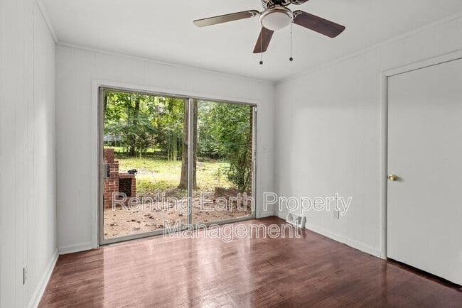 Building Photo - 1133 Woodslee St