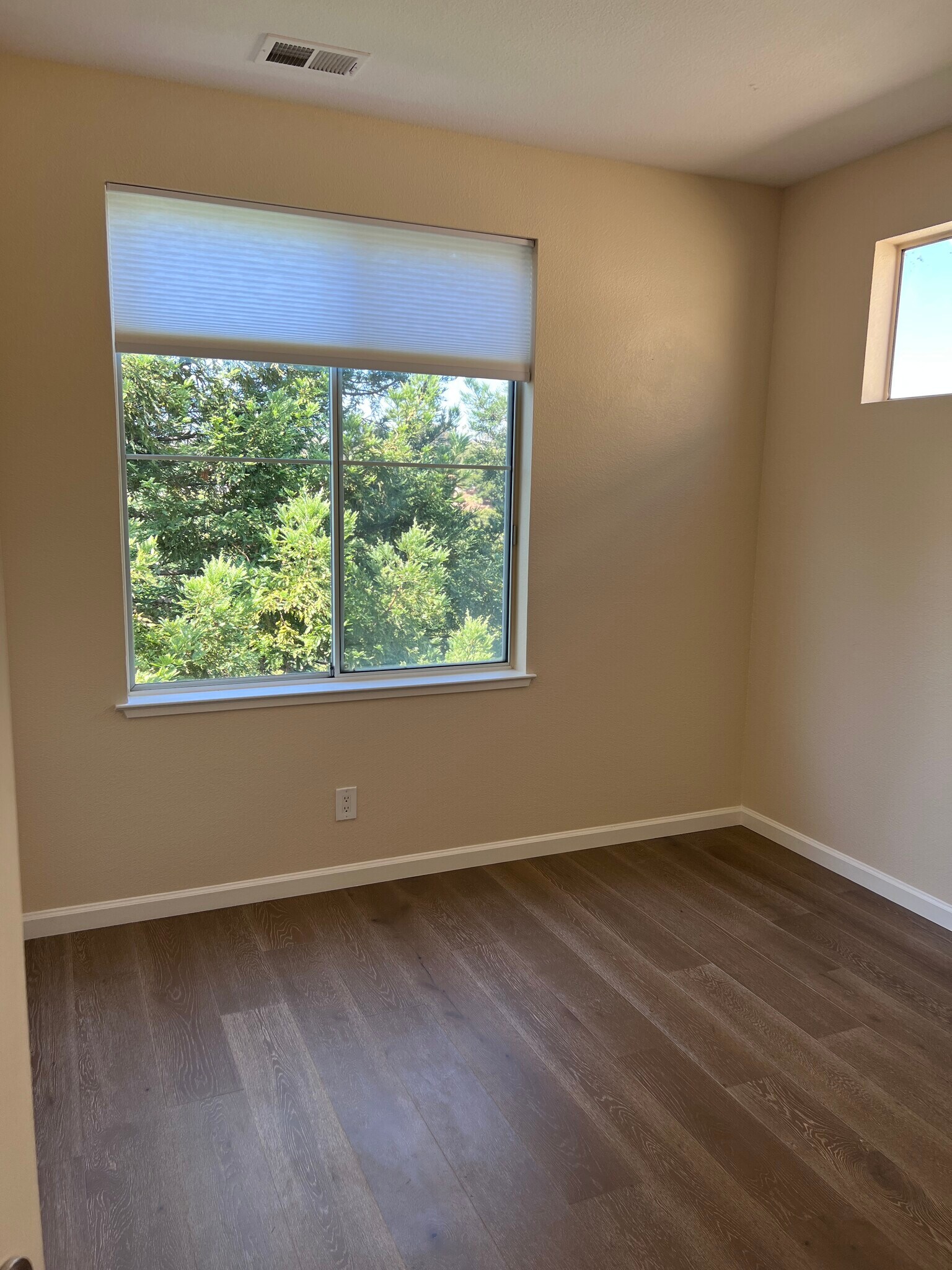 Building Photo - 2116 Thistle Ct