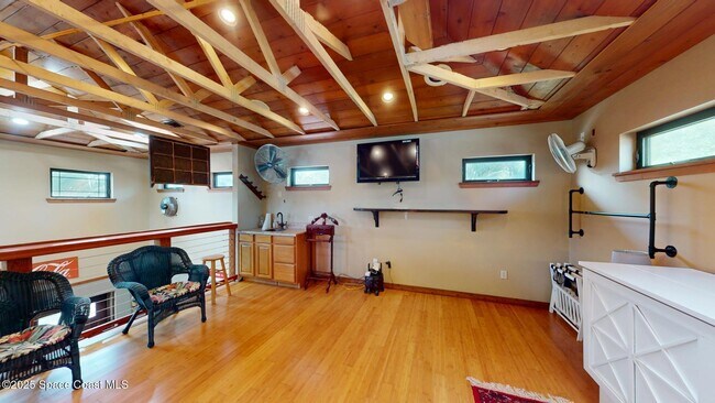 Building Photo - 275 Bonita Dr