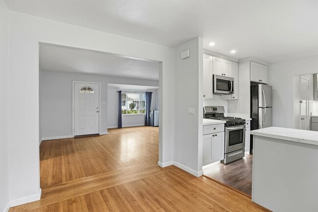 Building Photo - 251 C St