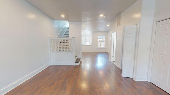 Building Photo - 518 Shepherd St NW