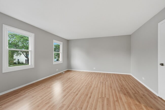 Building Photo - 5039 Chambers Dr