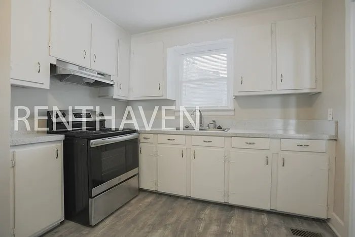 Building Photo - 207 Branham St