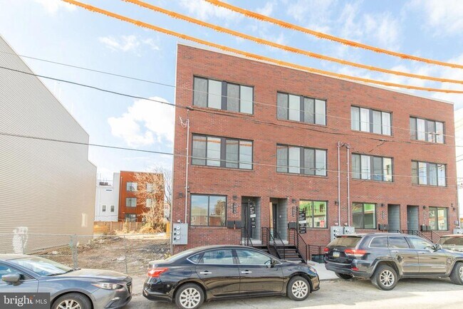 Building Photo - 1906 E York St