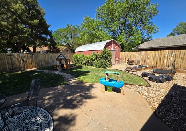 Building Photo - Stunning 3bd/2ba home with gorgeous yard and bonus living space! Coming Soon!