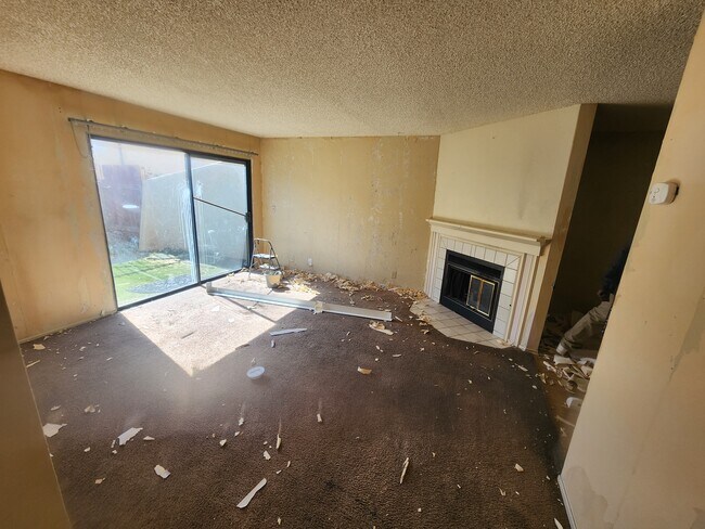 Building Photo - 424 W Avenue J5