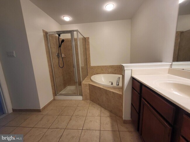 Building Photo - 284 Flagstone Rd