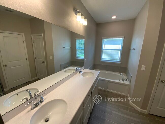 Building Photo - 9962 Lemon Grass Ln