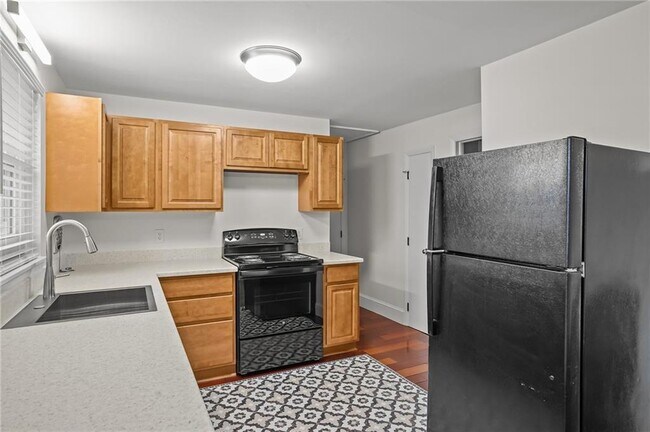 Building Photo - 70 Carroll Ave