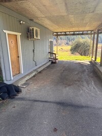 Building Photo - 15791 Lower Smith River Rd