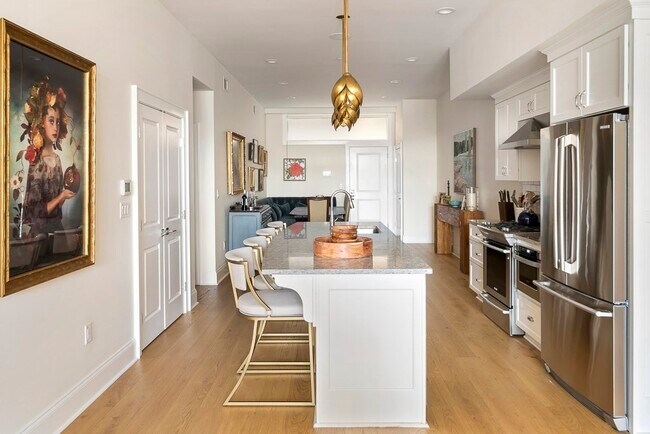 Building Photo - 380 Bunker Hill St