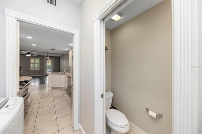 Building Photo - 1633 Napoli Dr W