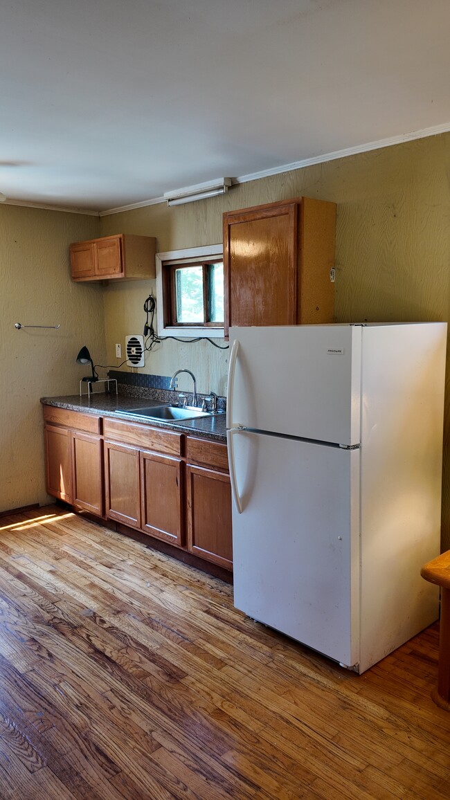 Building Photo - Chestnut Grove Village 200