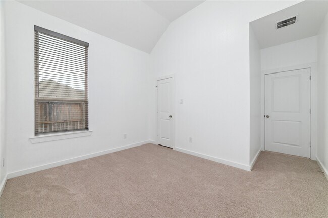 Building Photo - 7315 Camden Crestwood Way