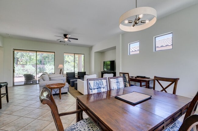 Building Photo - Elegant 3Bedroom/2.5Bath Furnished Home with Casita in Anthem Country Club
