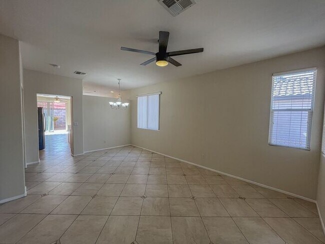 Building Photo - Charming Single-Story Home in a Prime Loca...