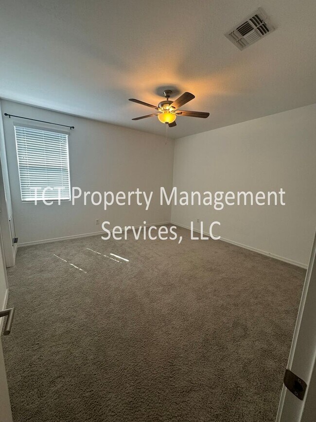 Building Photo - Beautiful Home in Spur Cross with Custom Touches