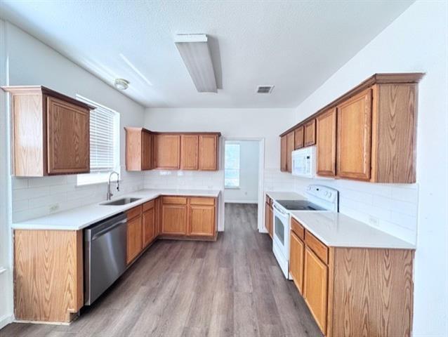 Building Photo - 1525 Fallcreek Ct