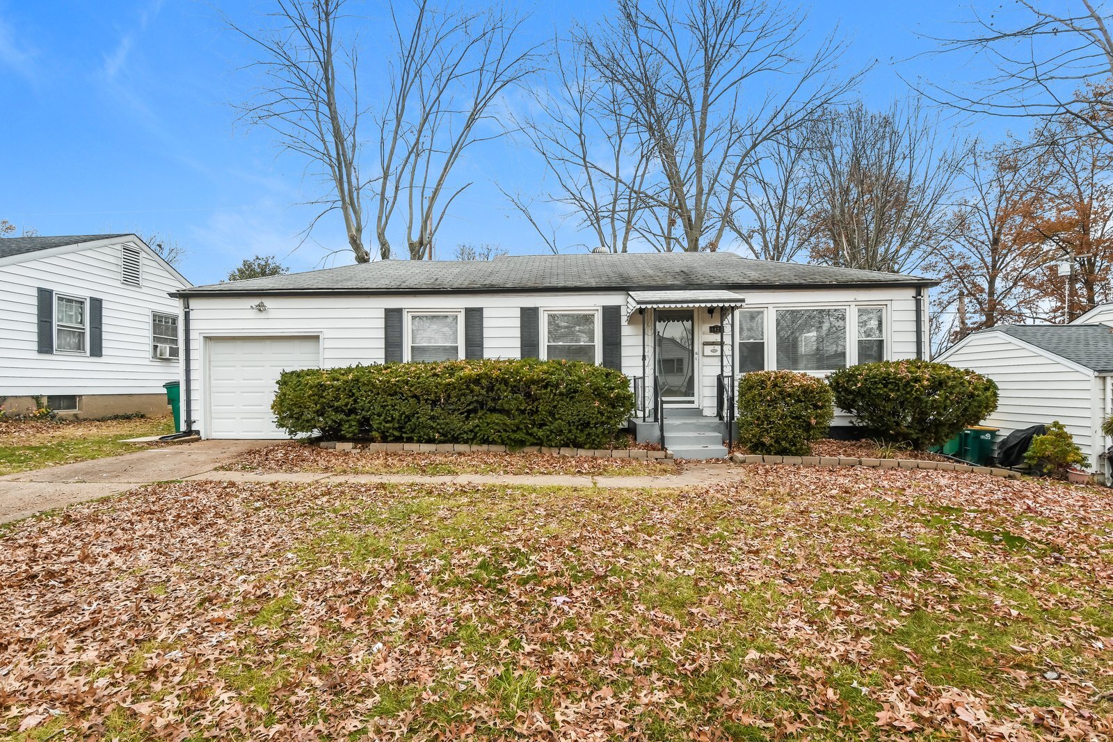 Building Photo - 1425 Akron Dr