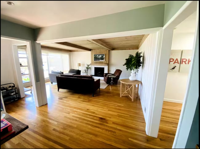 Building Photo - Your very own slice of Paradise...FURNISHE...