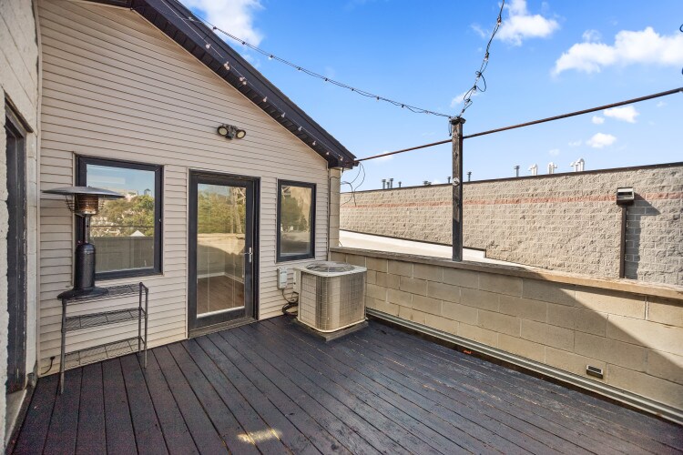 Building Photo - 907 S Miller St