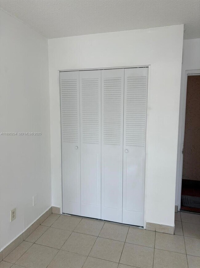 Building Photo - 6820 W Flagler St