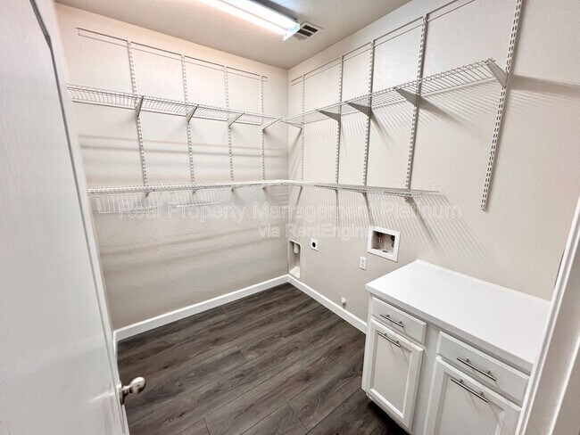 Building Photo - 4333 W Pinsapo Dr