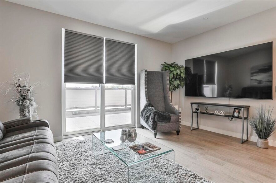 Building Photo - 18 Artisan Dr