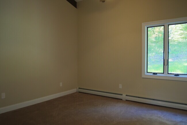 Building Photo - 589 Overlook Rd