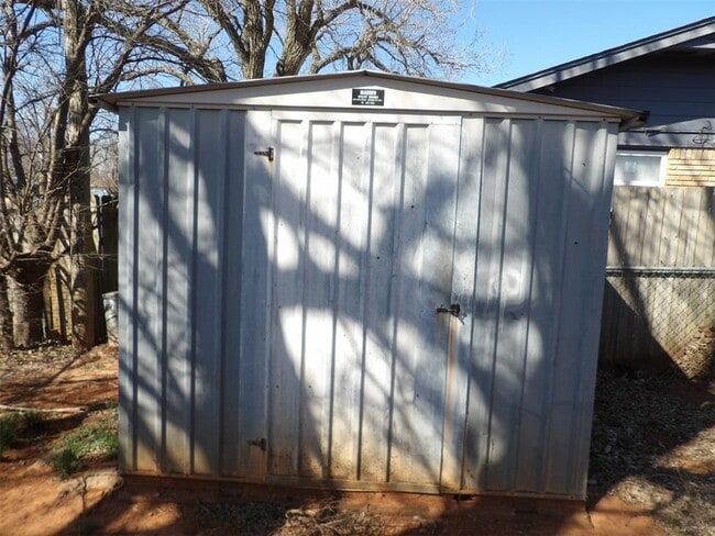 Building Photo - 510 NE 18th St