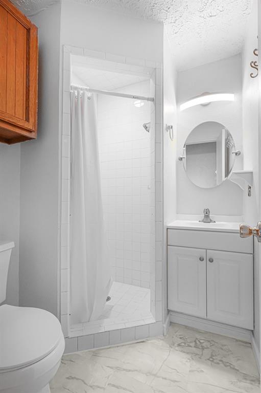 Building Photo - 421 W San Antonio St