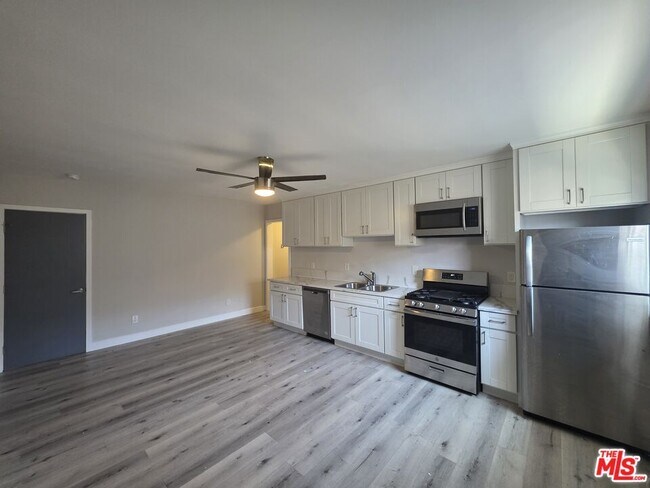Primary Photo - 1505 Cochran Ave