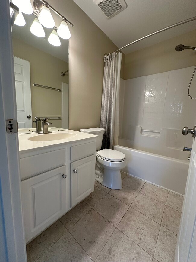 Building Photo - 12147 Bobhouse Dr