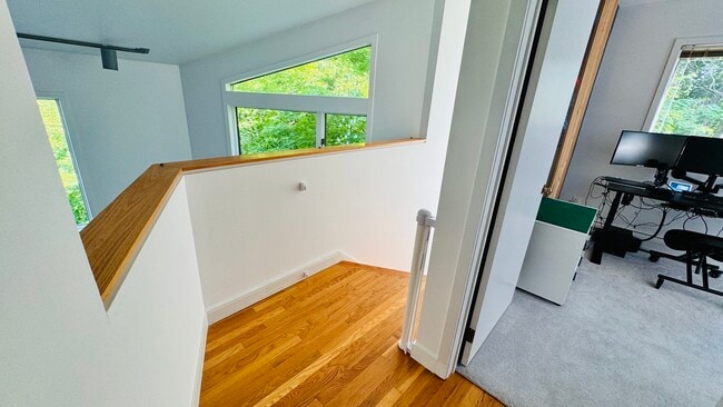 Building Photo - 96 Old Pascack Rd