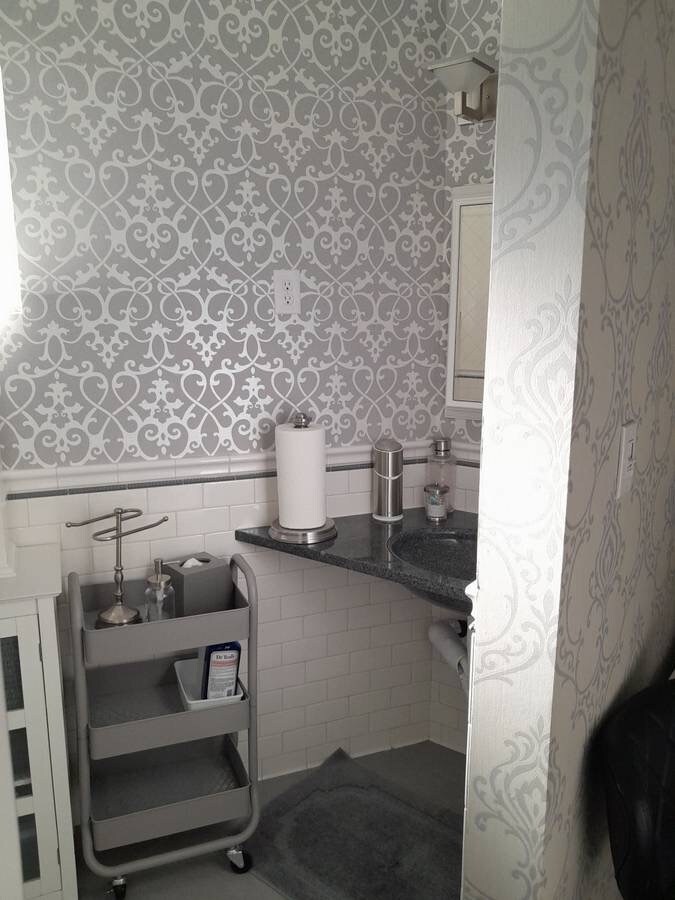 Bathroom accents - 3437 Caspian Dr