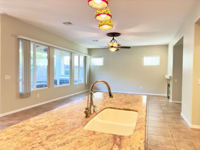 Building Photo - CHARLESTON MODEL W/ 2 BEDROOMS, DEN, 3 BAT...