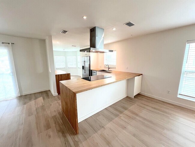 Building Photo - 19 Cedarfield Ct