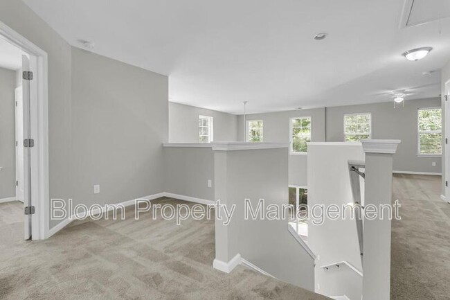 Building Photo - 4995 Hay Bale Ct