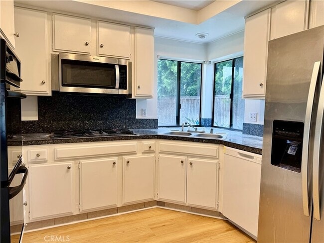 Building Photo - 3 Atlanta