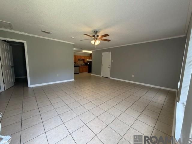 Building Photo - 223 Pinoak St