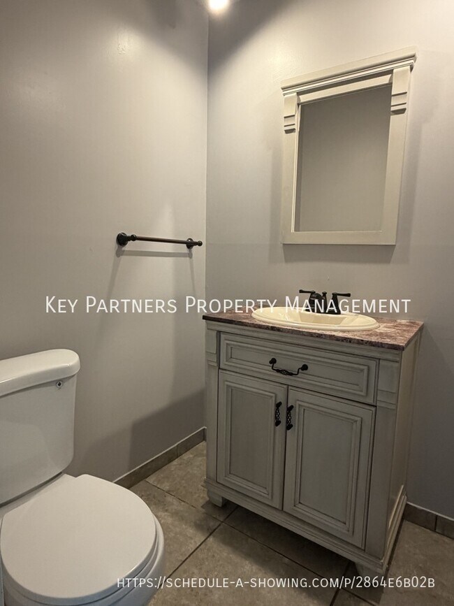 Building Photo - 138 E Nelson Cir