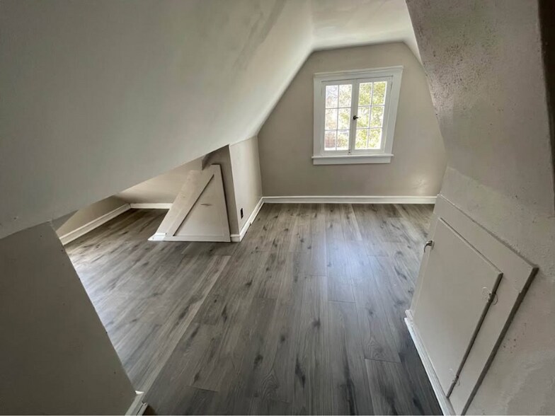 Building Photo - 307 N Main St