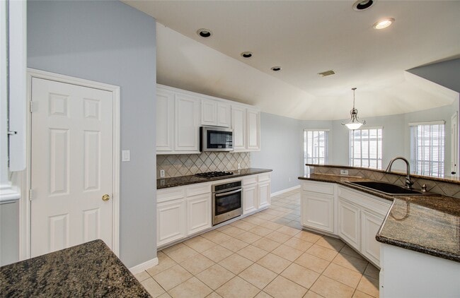 Building Photo - 14731 Raven Hollow Ln
