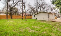 Building Photo - Great Fully Renovated in East Austin - 3/2...